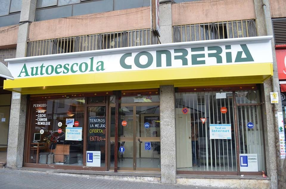 Fachada de Autoescuela Conreria en Carretera de Santa Coloma, 4