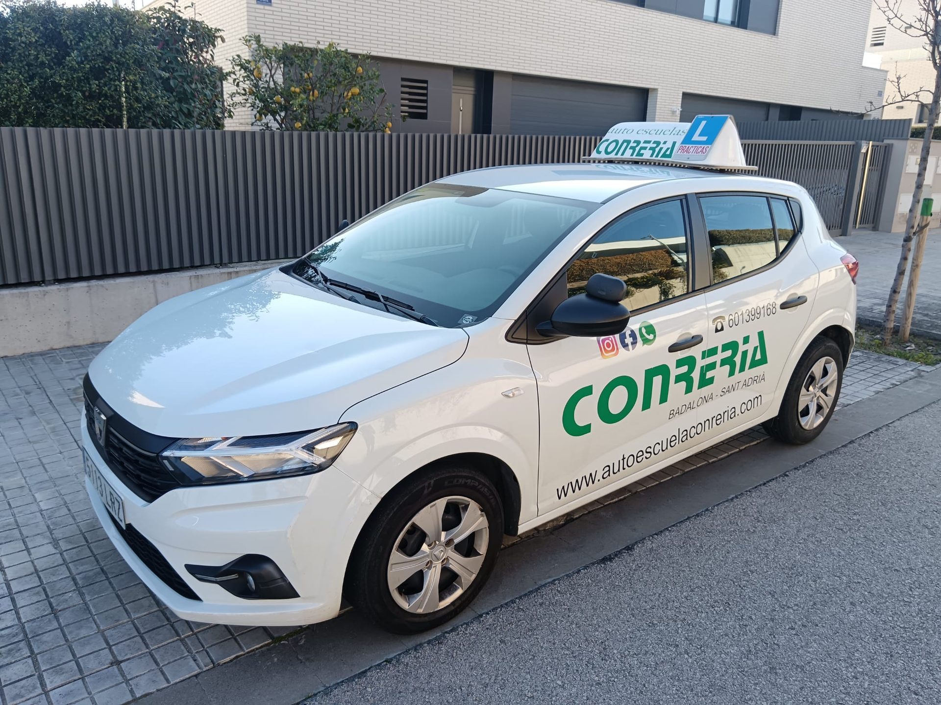 Dacia Sandero de Autoescuela Conreria