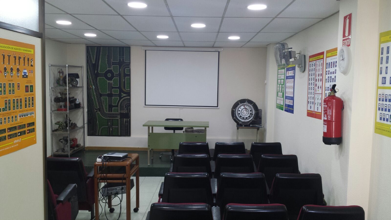 Sala de clases teóricas de Autoescuela Conreria