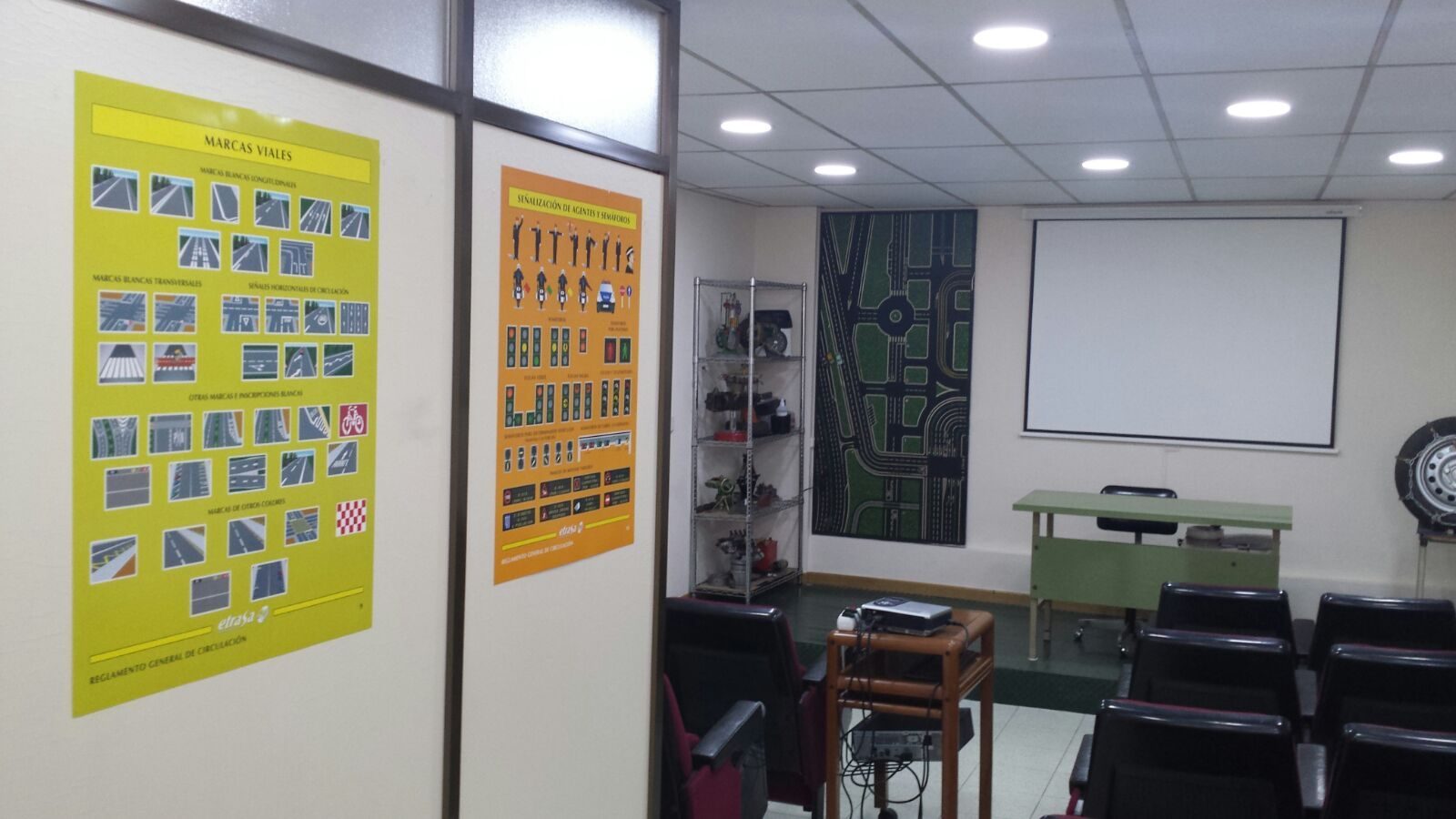 Sala de teóricas de Autoescuela Conreria